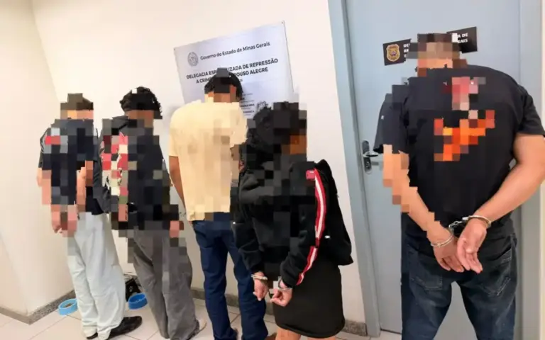 Viatura da Polícia Militar durante o Rodeio de Extrema